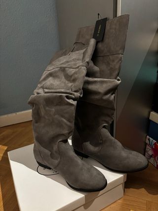 Botas altas grises