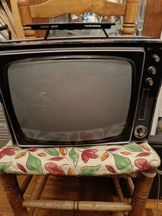 Televisión antigua Philips