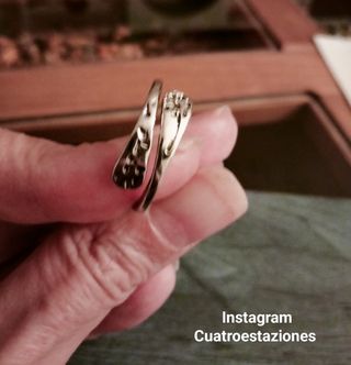 Anillo ajustable floral. ✨