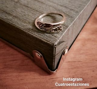 Anillo ajustable floral. ✨