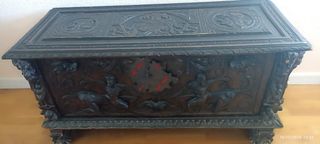 Antiguo arcón S. XIX madera noble