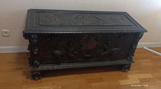 Antiguo arcón S. XIX madera noble