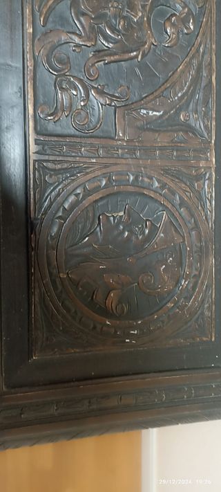 Antiguo arcón S. XIX madera noble