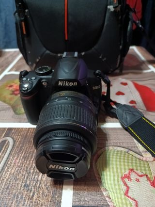 Camara Nikon D3000