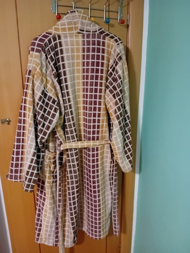 Albornoz en tonos marrones para hombre