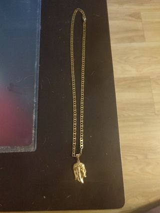 Cadena con cristo chapada en oro