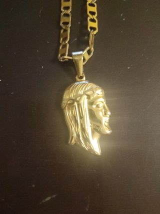 Cadena con cristo chapada en oro