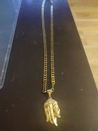 Cadena con cristo chapada en oro
