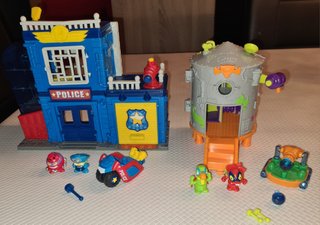 Comisaría + Laboratorio SuperZings