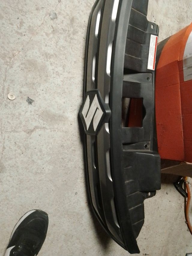 Vitara ly 2015 adelante rejilla calandra no radar