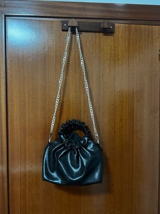Bolso negro brillante