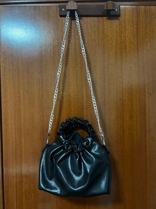 Bolso negro brillante