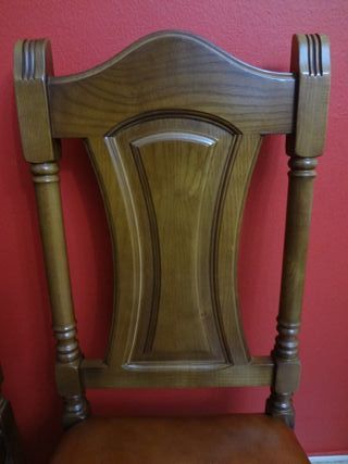 JUEGO DE 2 SILLAS MACIZAS DE CASTAÑO, DE SALÓN.