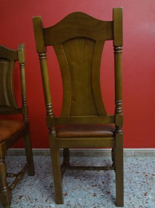 JUEGO DE 2 SILLAS MACIZAS DE CASTAÑO, DE SALÓN.