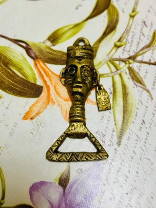 Apribottiglie in bronzo design vintage e tribale