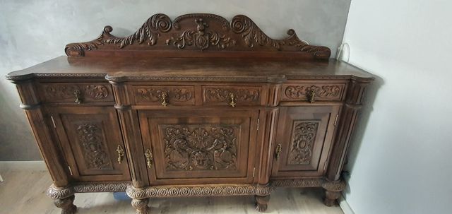 Aparador antiguo de nogal