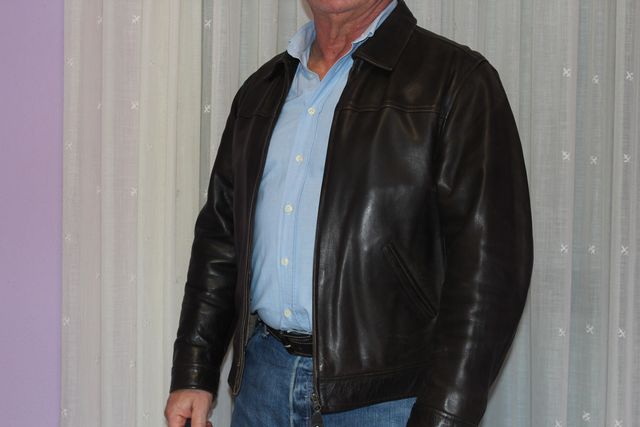 Chaqueta cazadora de cuero marron oscura ,REDSKINS