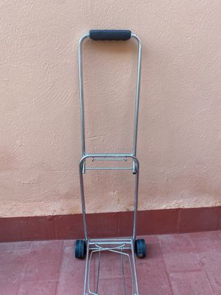 Carrito ruedas para maletas cajas etc.