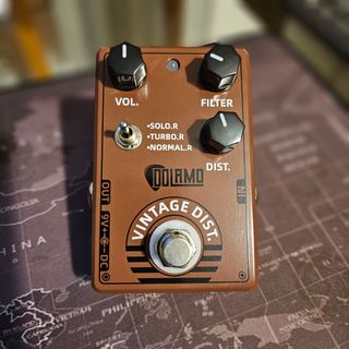 Pedales distorsión y compressor guitarra