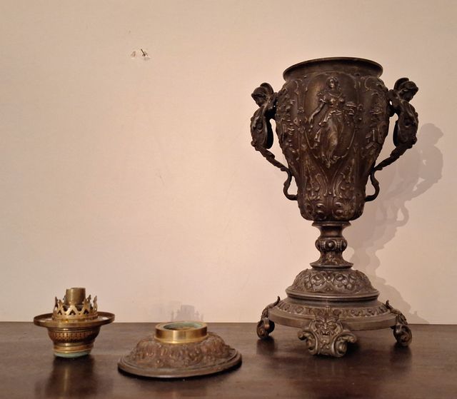 lampada ad olio in ghisa originale inizio '900