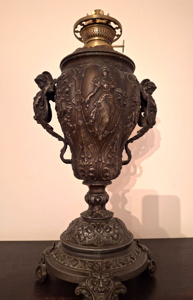 lampada ad olio in ghisa originale inizio '900