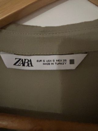 Vestido camisero verde Zara