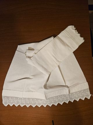 Set di due asciugamani con uncinetto