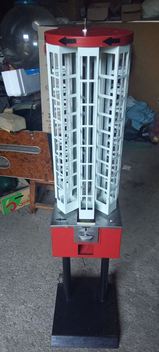 MAQUINA EXPENDENDORA DE BOTES SALYSOL