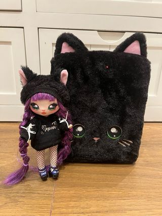 Muñeca Na na na Tusdey Meow