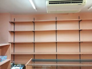 Estanterias tienda y mostrador madera