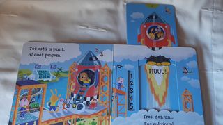 Libro infantil con lengüeta y solapas
