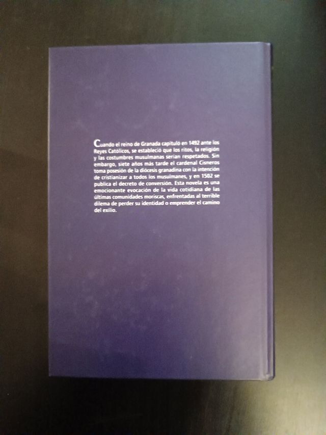 A la sombra del Granado