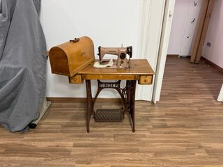 Maquina antigua de coser singer