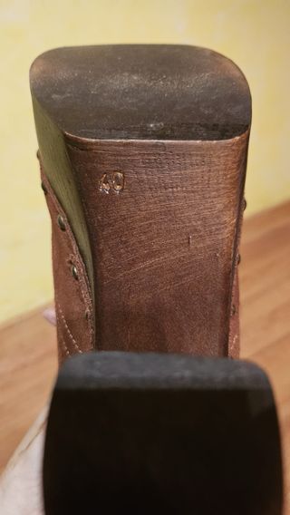 Botín de piel con tacón