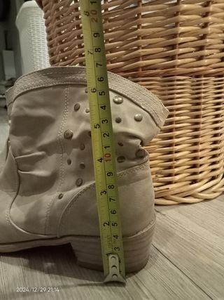 Botas beige 37 bajas
