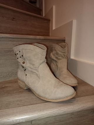 Botas beige 37 bajas