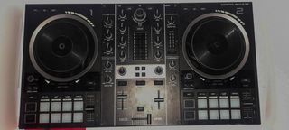 Controladora DJ Hercules Inpulse 500.