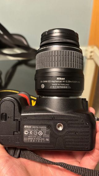 Cámara Nikon D3100  complementos