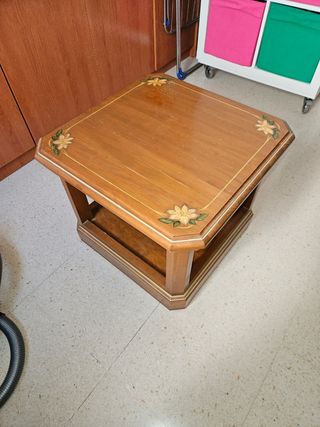 Mesa auxiliar de salón