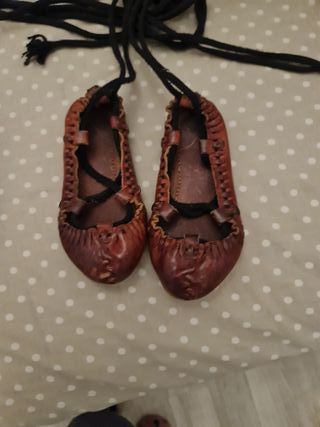 Albarcas traje casero talla 24