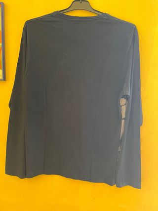 Camiseta negra manga larga