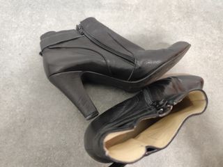 Botines de piel. N°37