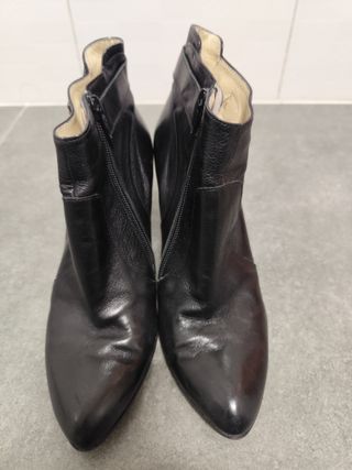 Botines de piel. N°37