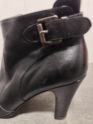 Botines de piel. N°37
