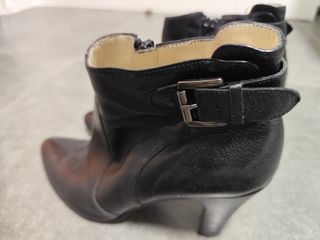Botines de piel. N°37