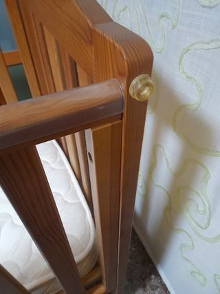 Cuna madera color nogal