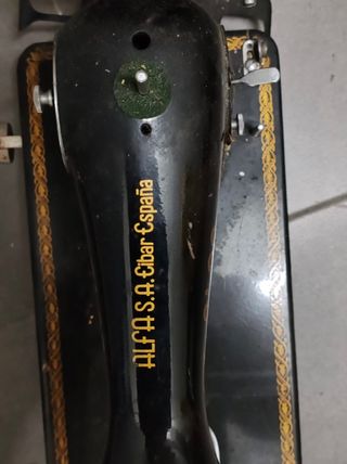 Máquina de coser alfa