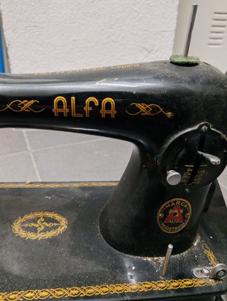 Máquina de coser alfa