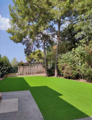 Césped artificial y servicio de jardinería