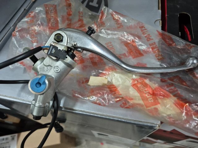 BOMBA DE EMBRAGUE APRILIA RSV1000R (04/08)